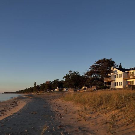 Huron House Bed & Breakfast Oscoda Екстериор снимка