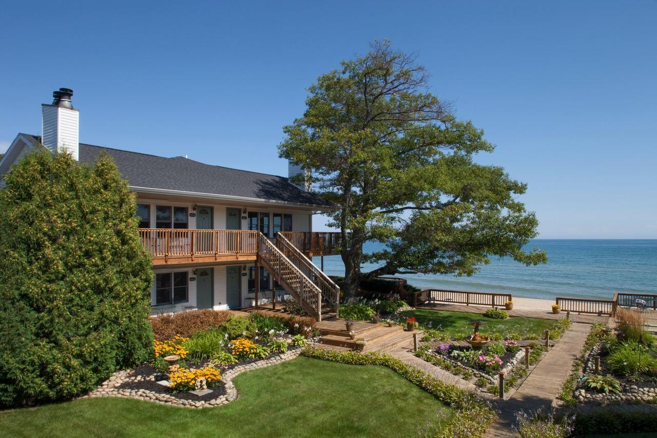 Huron House Bed & Breakfast Oscoda Екстериор снимка